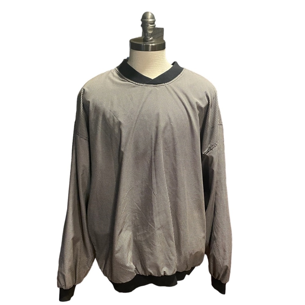 Great golfing shirt for spring. Top made by Affinity in cream & navy.